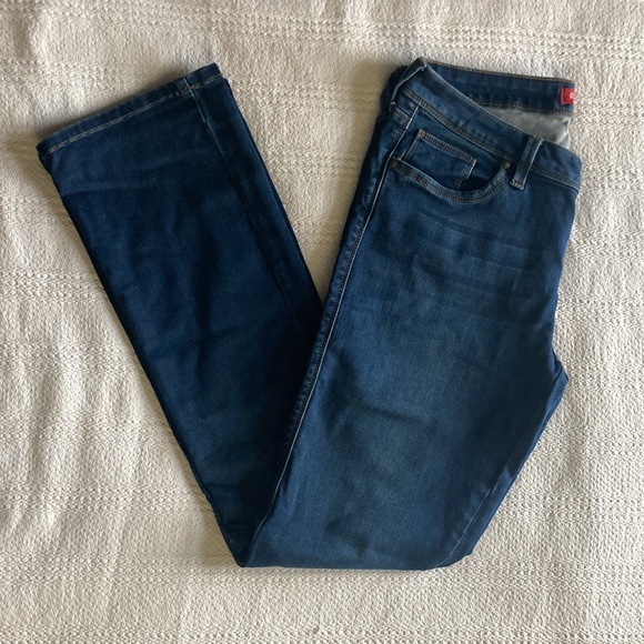 GUESS Medium Rise Slim Boot - Picture 3 of 4